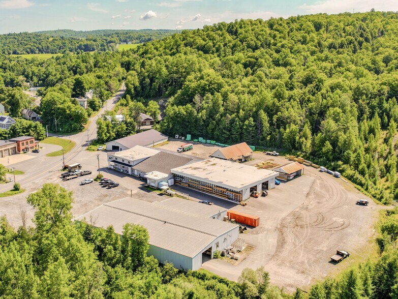 258 Meadow St, Williamstown, VT à vendre - Photo de l’immeuble – Image 2 sur 3