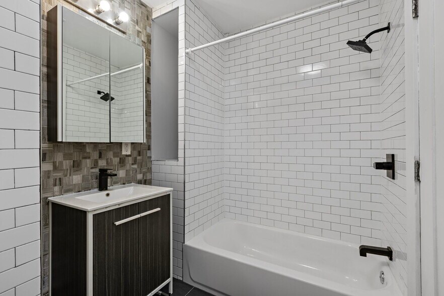 19 Jewett Ave, Jersey City, NJ à vendre - Photo intérieure – Image 3 sur 28