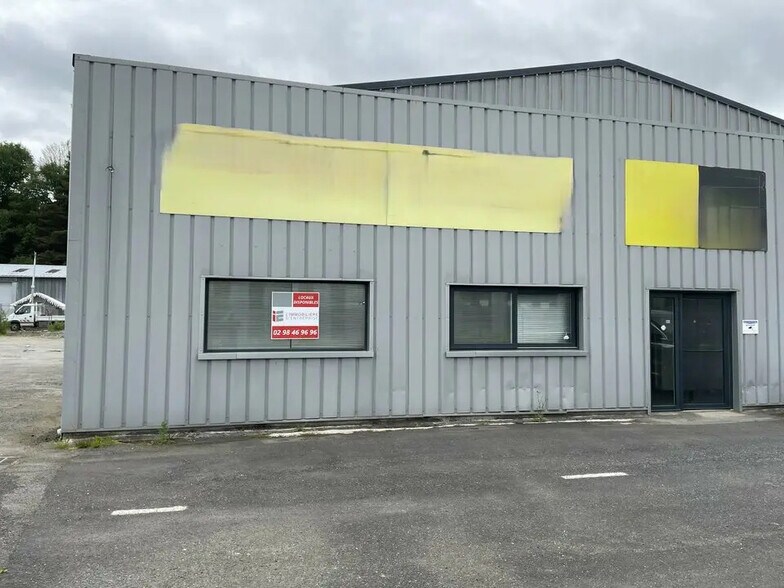 Local d'activités dans Landivisiau à vendre - Photo de l’immeuble – Image 1 sur 4
