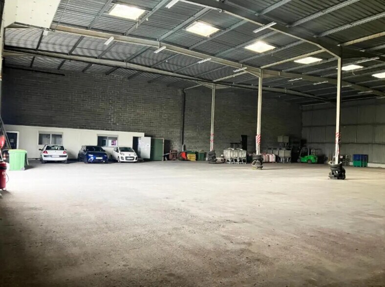 Bureau dans Le Plessis-Pâté à louer - Photo intérieure – Image 2 sur 3