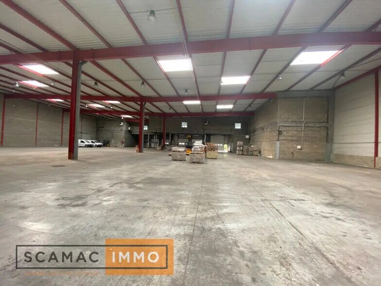 Industriel/Logistique dans Combs-la-Ville à louer - Photo de l’immeuble – Image 1 sur 8