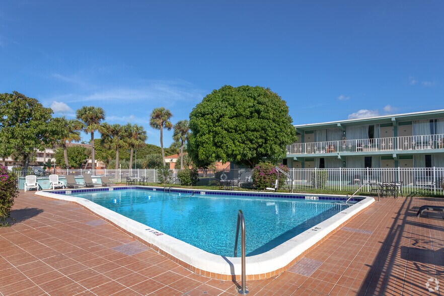 1801 N Federal Hwy, Boca Raton, FL à louer - Photo de l’immeuble – Image 3 sur 5