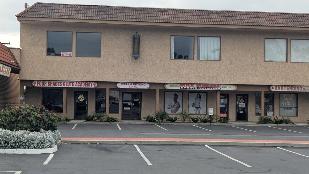 5008-5100 Katella Ave, Los Alamitos, CA à louer - Photo principale – Image 1 sur 4