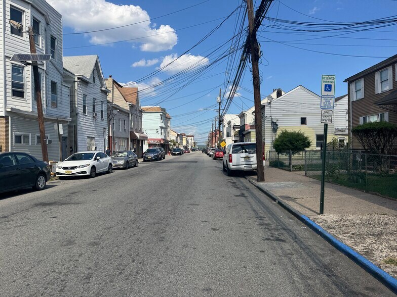 383-391 Totowa Ave, Paterson, NJ à vendre - Photo de l’immeuble – Image 2 sur 11