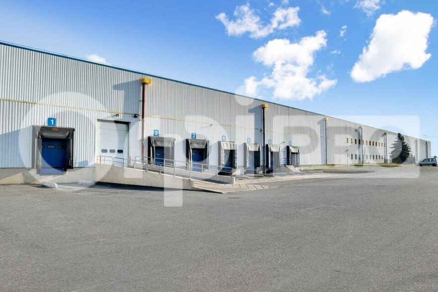 Industriel/Logistique dans La Veuve à louer - Photo de l’immeuble – Image 1 sur 6
