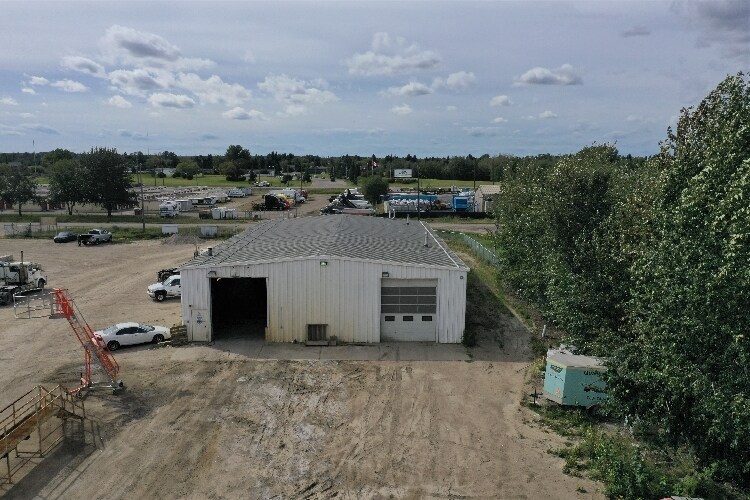 10735 214 St NW, Edmonton, AB à vendre - Photo de l’immeuble – Image 3 sur 5