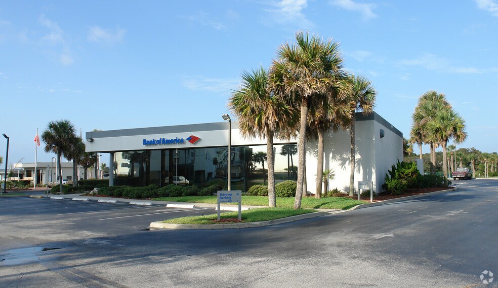 3046 S Atlantic Ave, Daytona Beach, FL à louer - Photo principale – Image 1 sur 3