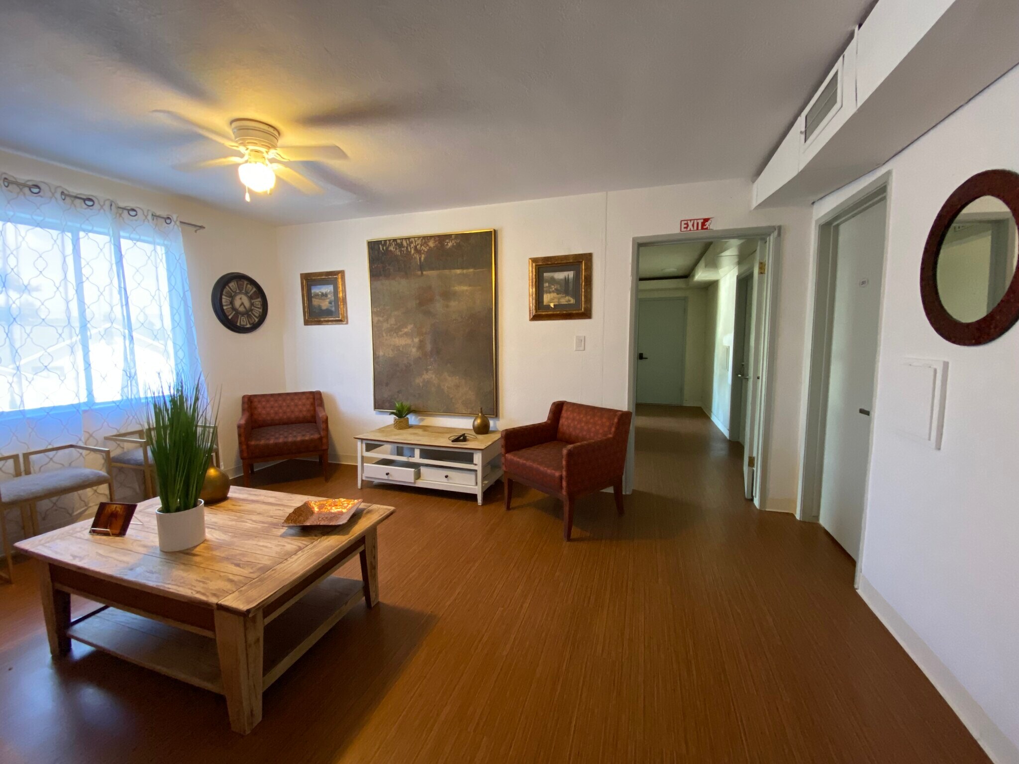 275 N Main St, Manteca, CA à louer Photo de l’immeuble– Image 1 sur 20