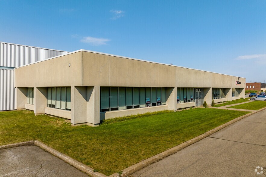 790-800 Rue Bériault, Longueuil, QC à louer - Photo de l’immeuble – Image 2 sur 5