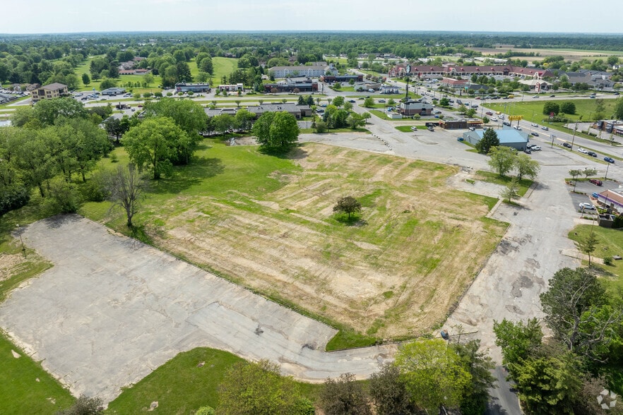 1117 E Main St, Greenwood, IN à vendre - Photo principale – Image 1 sur 17