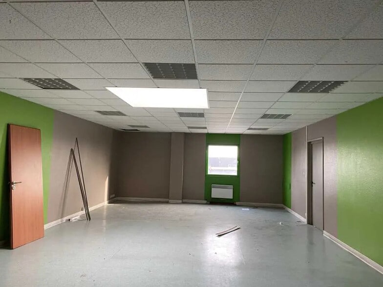 Local commercial dans Halluin à louer - Photo intérieure – Image 2 sur 8