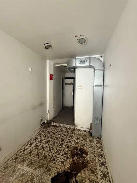 Local commercial dans Saint-Mandé à louer - Photo de l’immeuble – Image 3 sur 6