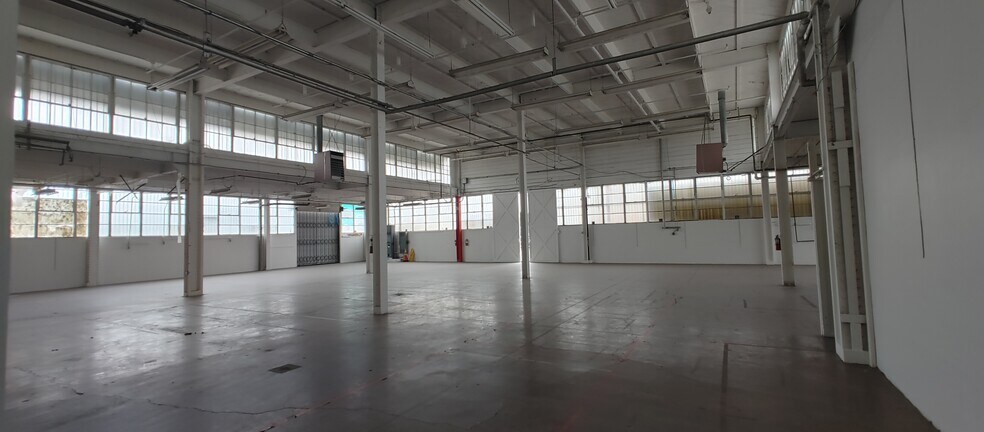 1425 Grande Vista Ave, Los Angeles, CA à louer - Photo intérieure – Image 2 sur 6