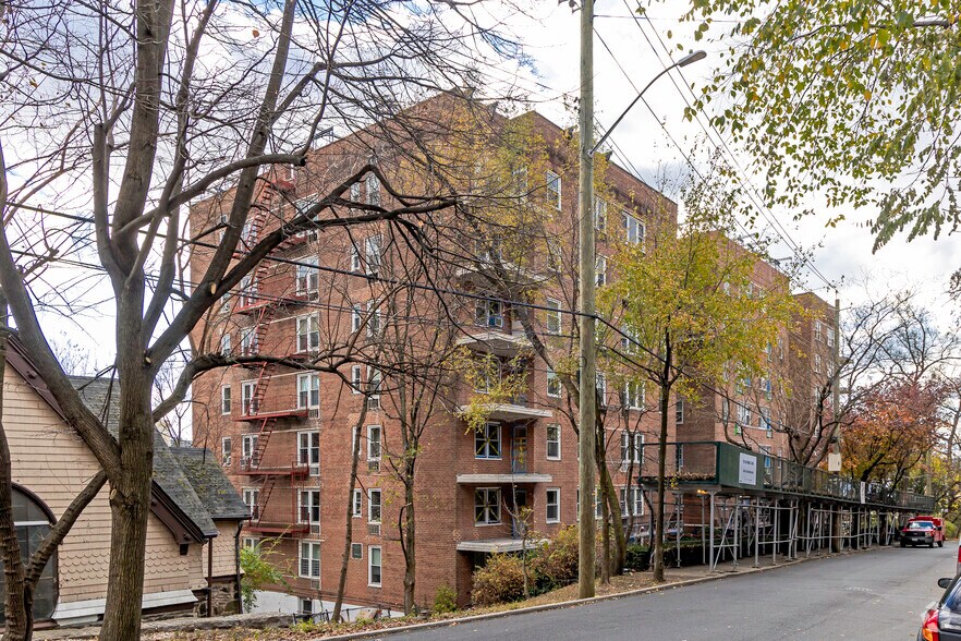 2711 Independence Ave, Bronx, NY à vendre - Photo de l’immeuble – Image 3 sur 6