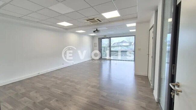 Plus de détails pour Bureau à vendre