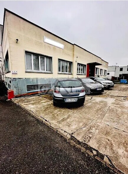 Industriel/Logistique dans Brie-Comte-Robert à vendre - Photo de l’immeuble – Image 2 sur 7