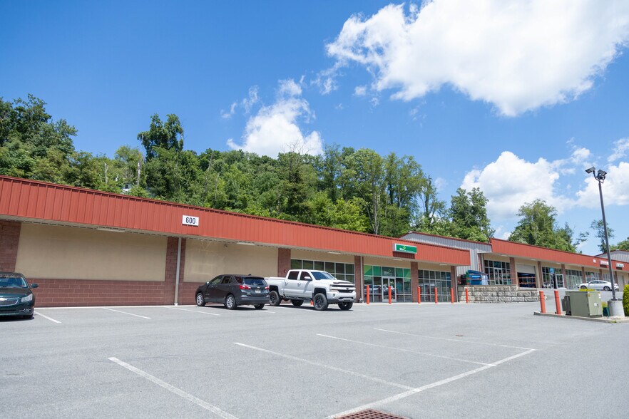 1200 Business Park Dr, Morgantown, WV à louer - Photo de l’immeuble – Image 3 sur 65