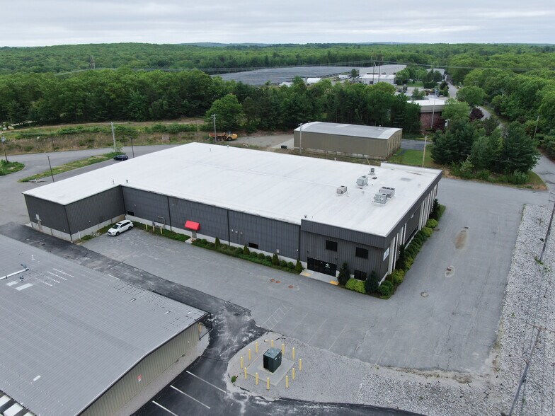24 Williams Way, Bellingham, MA à vendre - Photo de l’immeuble – Image 2 sur 11