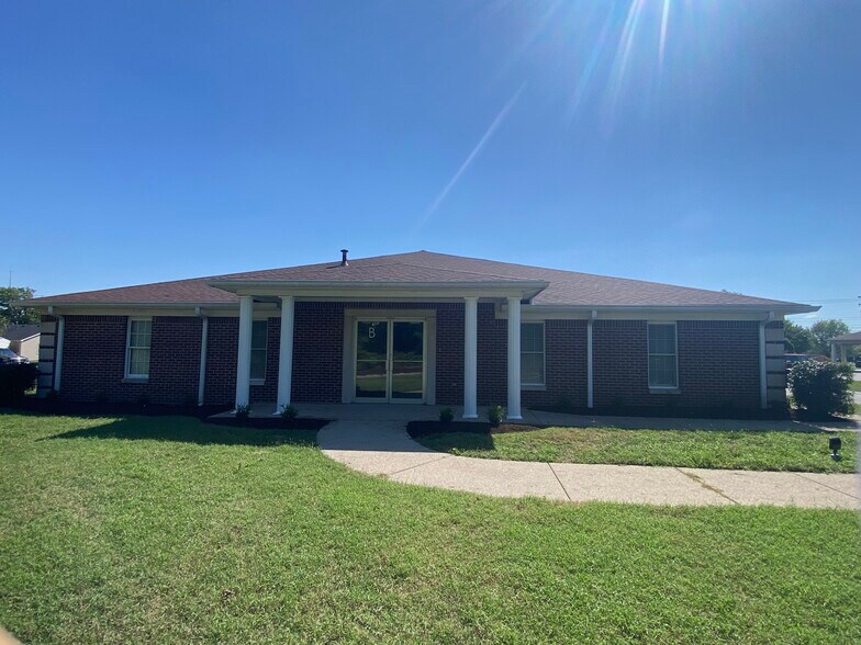 125 Big Sink Rd, Versailles, KY à louer - Photo de l’immeuble – Image 1 sur 11