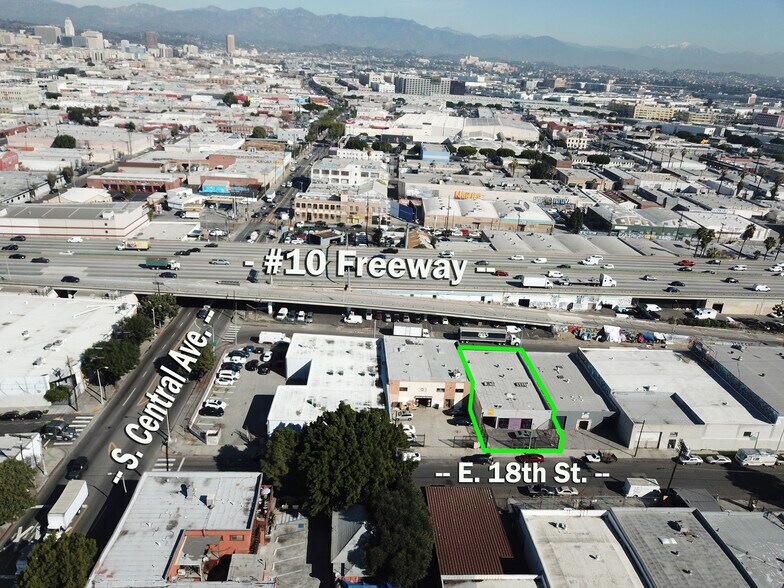 1325 E 18th St, Los Angeles, CA à louer - Photo de l’immeuble – Image 2 sur 4