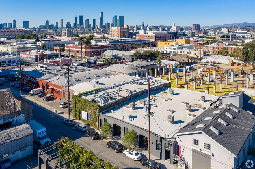 2143 Bay St, Los Angeles, CA à louer - Photo de l’immeuble – Image 3 sur 39