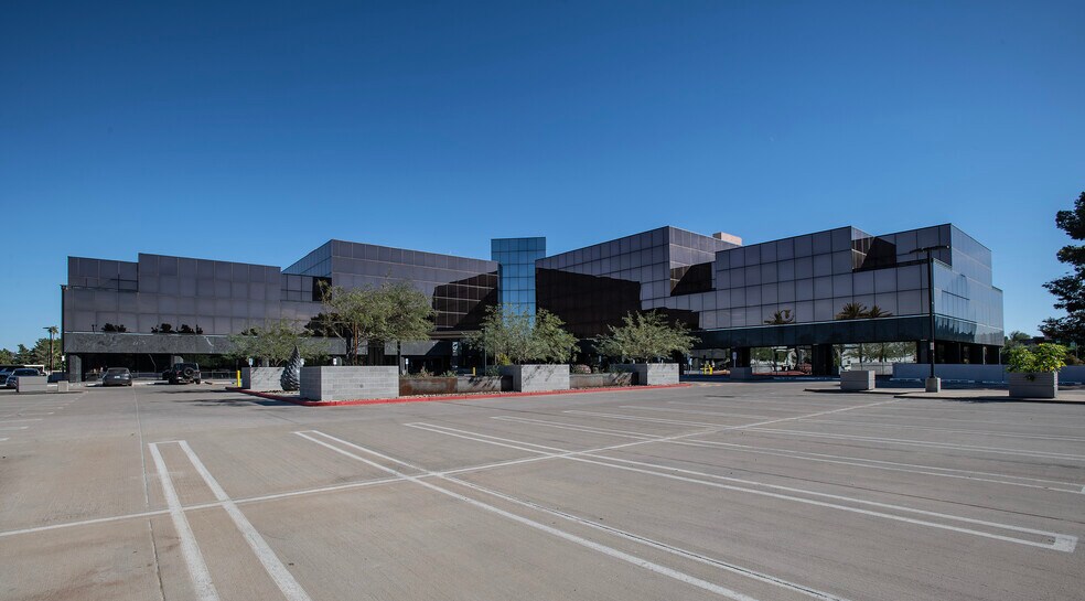 11811 N Tatum Blvd, Phoenix, AZ à louer - Photo de l’immeuble – Image 3 sur 12