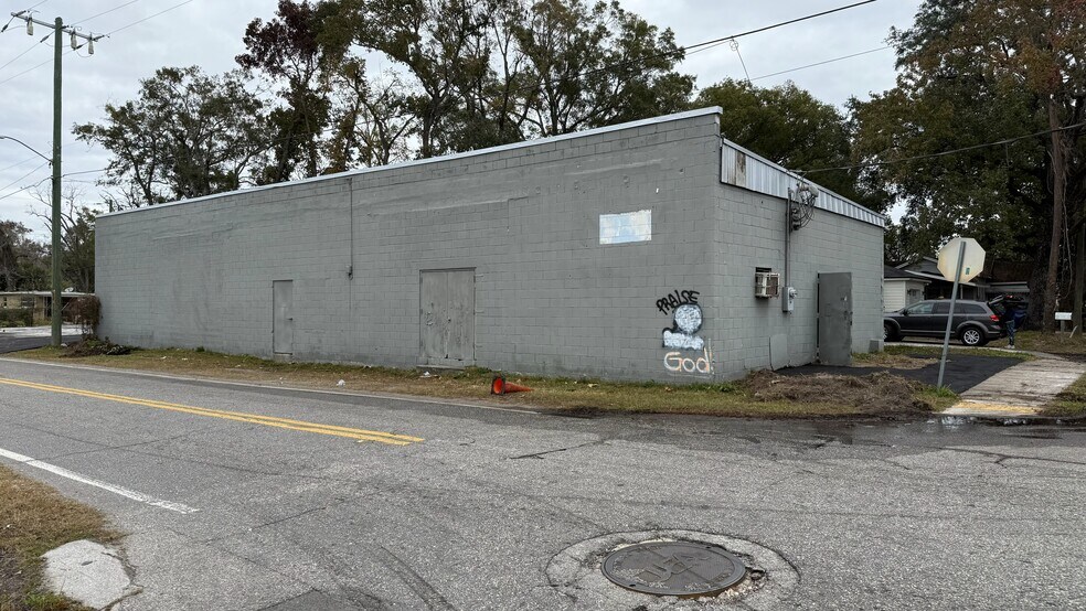 735 Canal St, Jacksonville, FL à vendre - Photo de l’immeuble – Image 2 sur 11