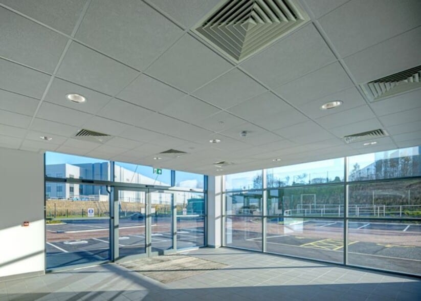 116 James Kearns Av, Rochdale à louer - Photo intérieure – Image 3 sur 7
