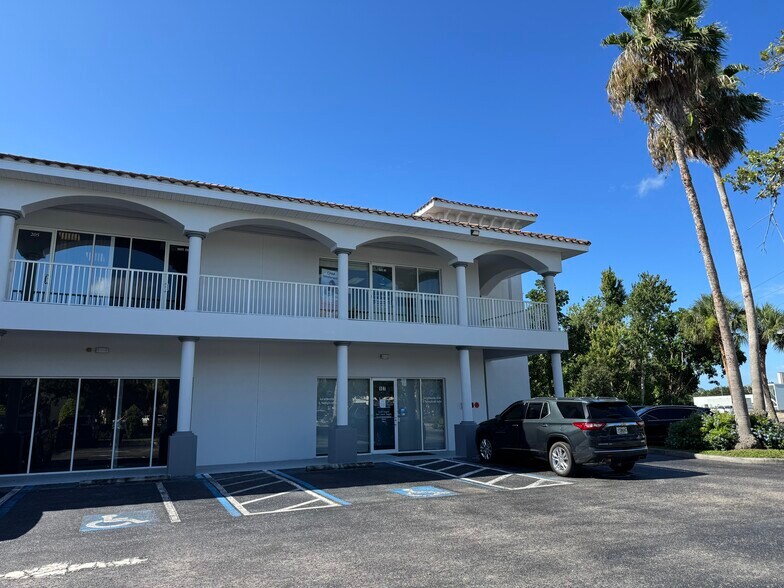 5310 Clark Rd, Sarasota, FL à louer - Photo de l’immeuble – Image 2 sur 18