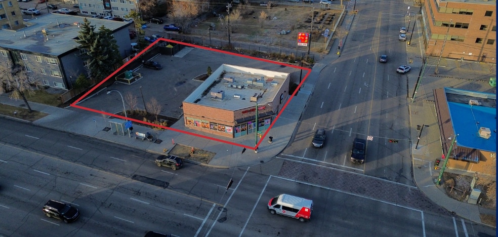 10909 107 Av NW, Edmonton, AB à vendre - Photo de l’immeuble – Image 1 sur 12