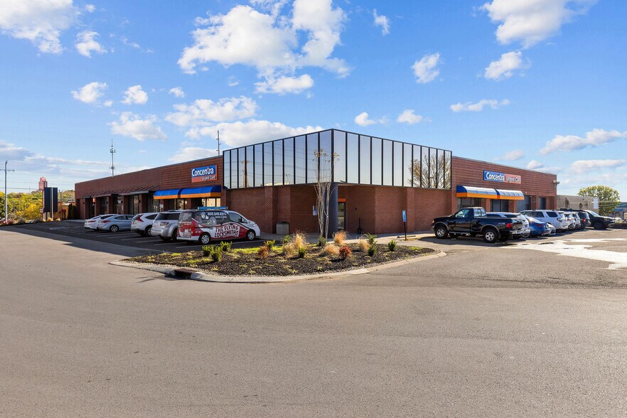 1717 Gallatin Pike N, Madison, TN à vendre - Photo de l’immeuble – Image 1 sur 21