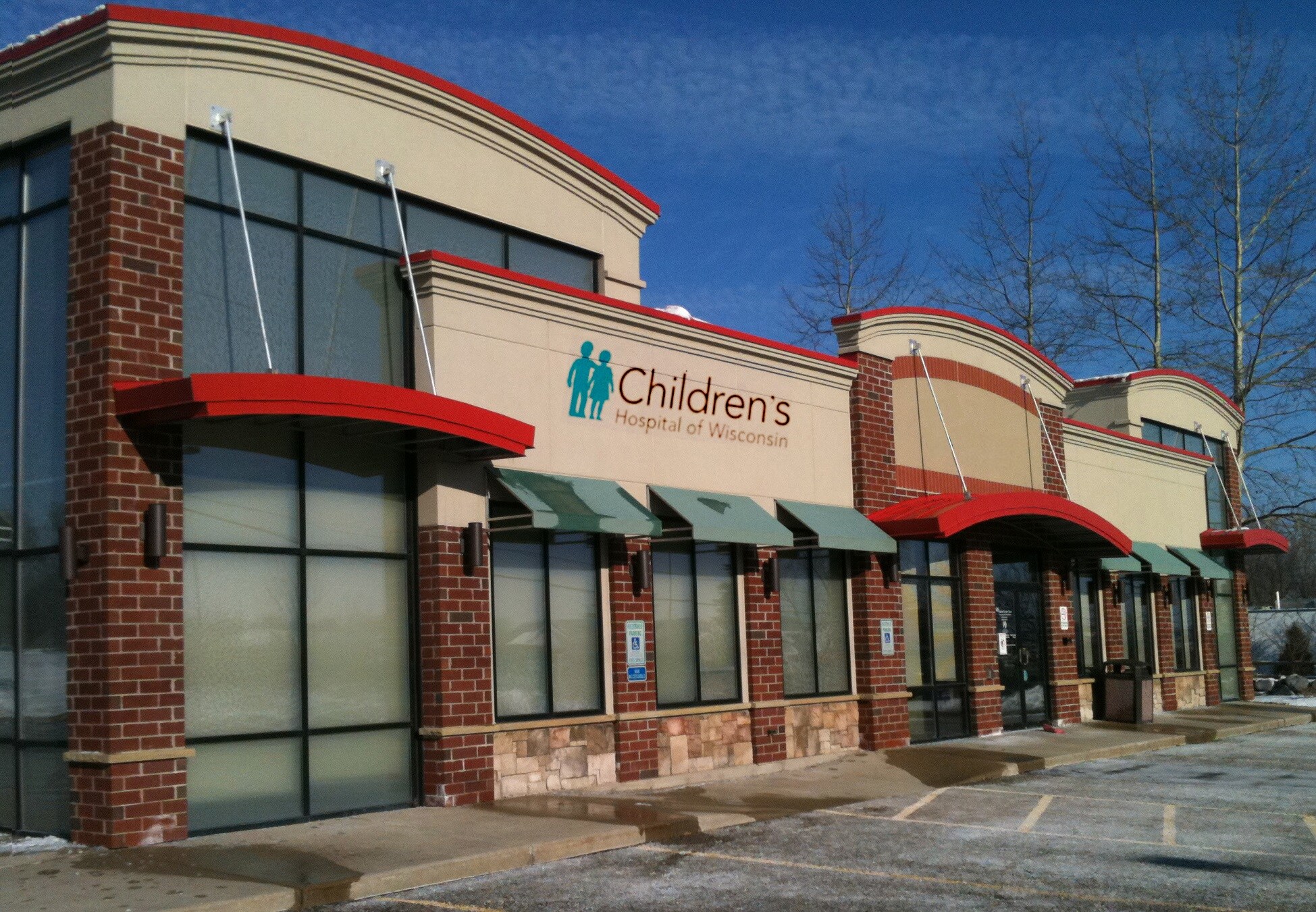 7330 W Rawson Ave, Franklin, WI à vendre Photo de l’immeuble– Image 1 sur 5