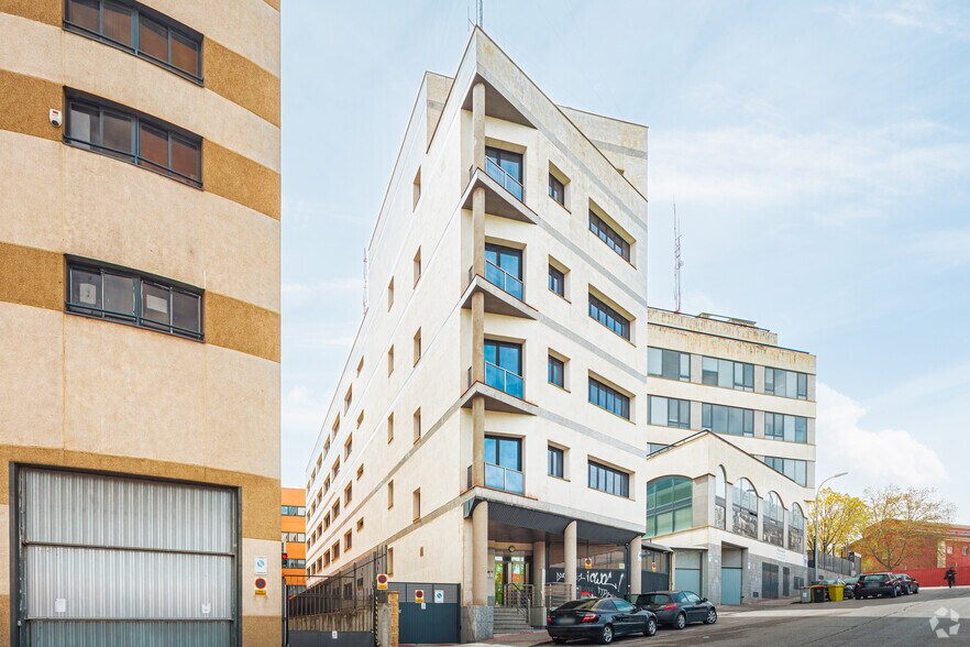 Calle de la Secoya, 29, Madrid, Madrid à vendre - Photo principale – Image 1 sur 3