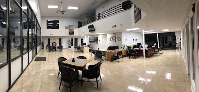 11900 E 350 Hwy, Raytown, MO à vendre - Photo de l’immeuble – Image 3 sur 12
