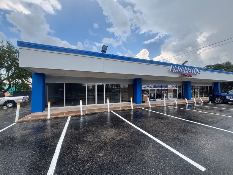 2301-2309 Main St, Dickinson, TX à louer - Photo de l’immeuble – Image 2 sur 3