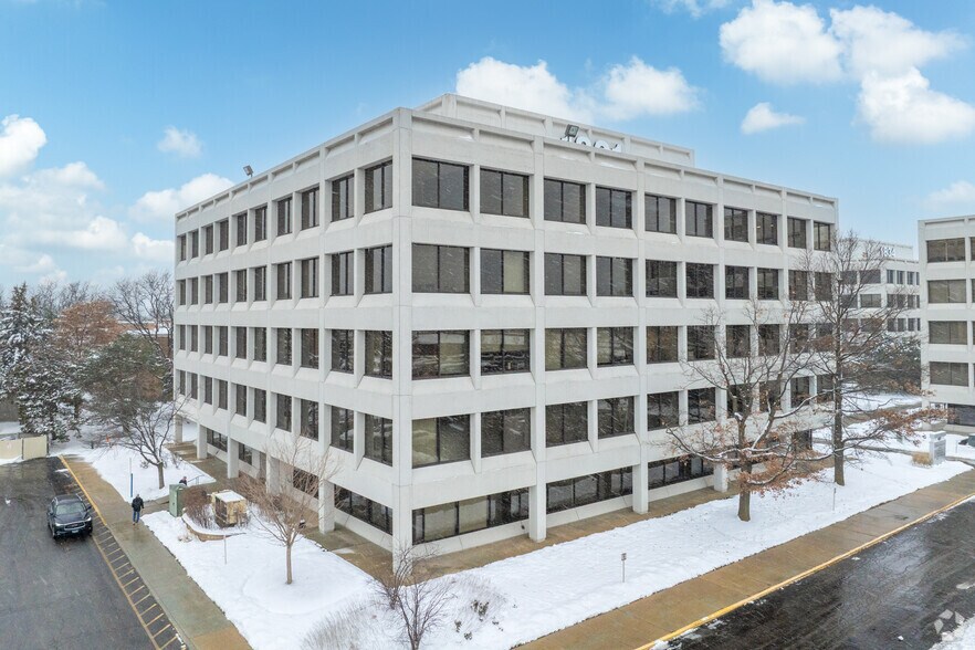1821 Walden Office Sq, Schaumburg, IL à louer - Photo principale – Image 1 sur 4