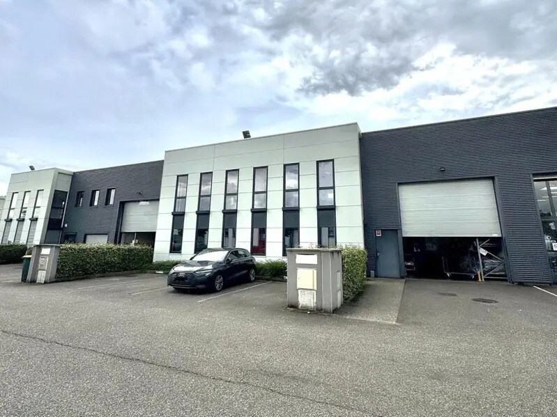 Local d'activités dans Vénissieux à vendre Photo de l’immeuble– Image 1 sur 10