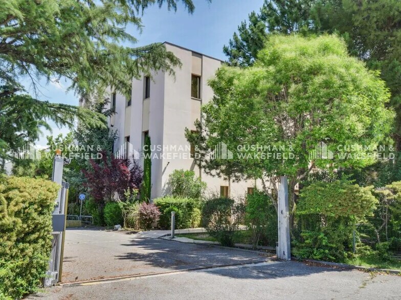 155 Rue Du Dirigeable, Aubagne à louer - Photo de l’immeuble – Image 3 sur 15