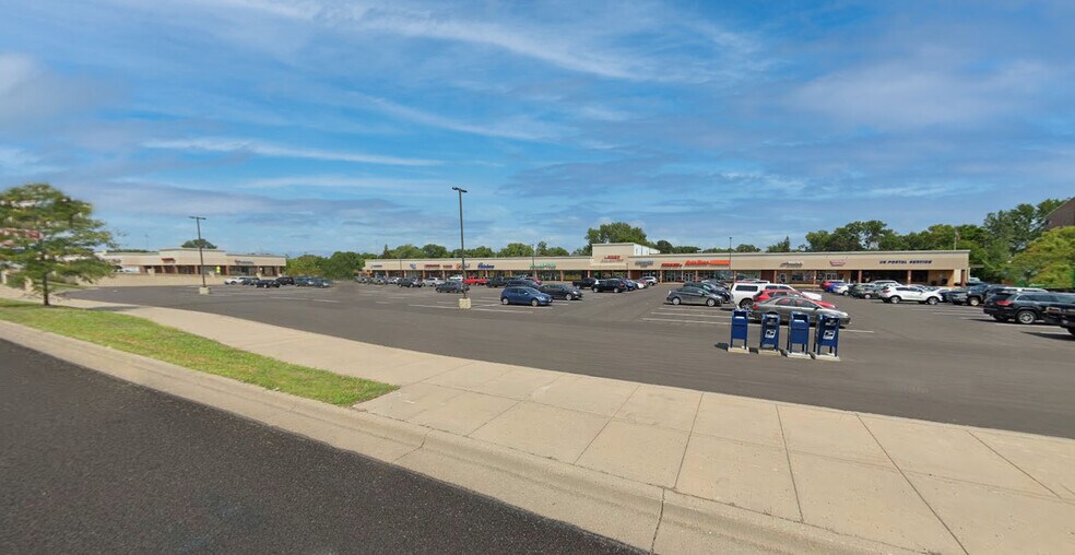 4100-4130 Lakeland Ave N, Robbinsdale, MN à louer - Photo de l’immeuble – Image 3 sur 7