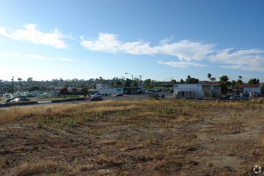 505 N Santa Fe Ave, Vista, CA à vendre - Photo de l’immeuble – Image 2 sur 5