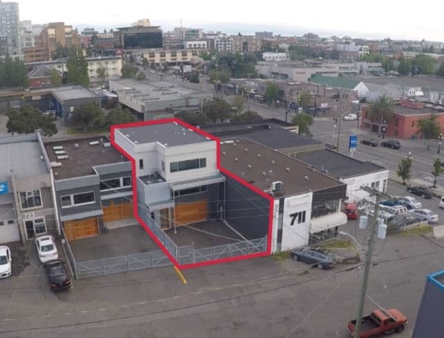 715 Princess Ave, Victoria, BC à vendre - Photo principale – Image 1 sur 1
