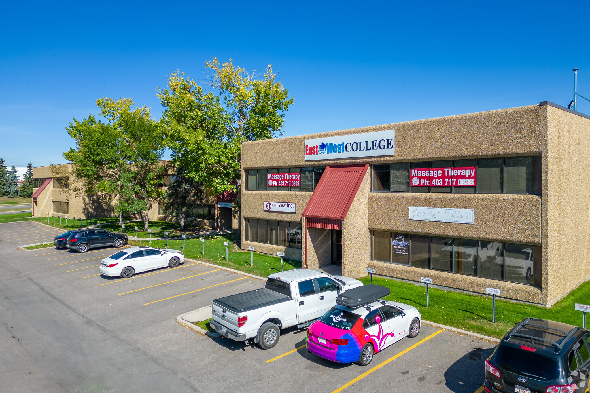 3880-3908 29 St NE, Calgary, AB à louer Photo principale– Image 1 sur 10