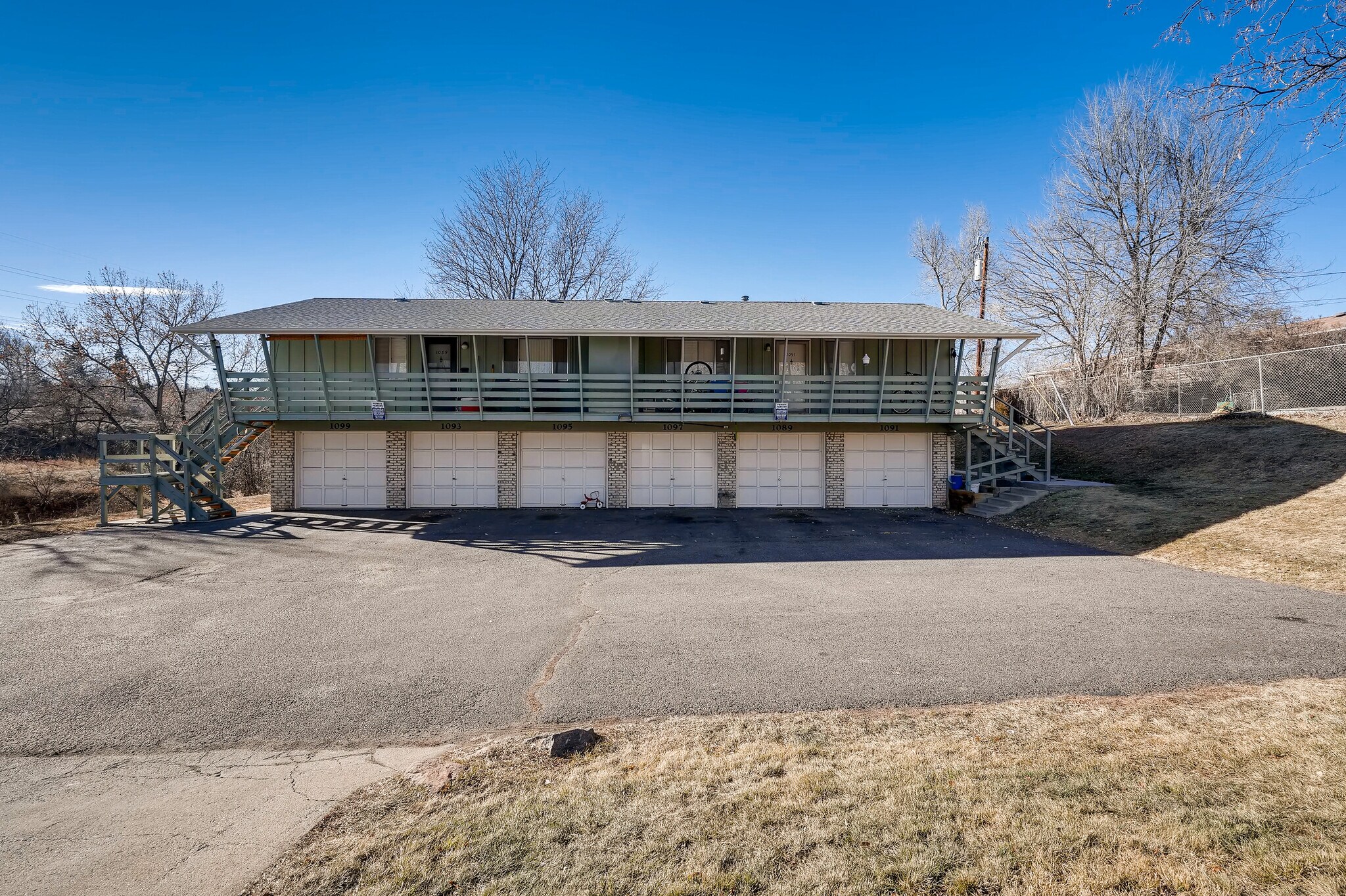 1089 Lee St, Lakewood, CO à vendre Photo principale– Image 1 sur 13