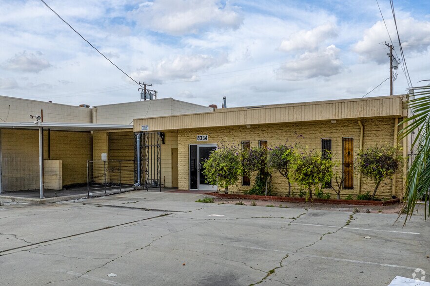 8354 Secura Way, Santa Fe Springs, CA à vendre - Photo principale – Image 1 sur 21