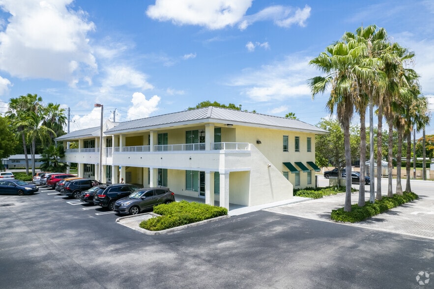 9570 SW 107th Ave, Miami, FL à louer - Photo principale – Image 1 sur 5