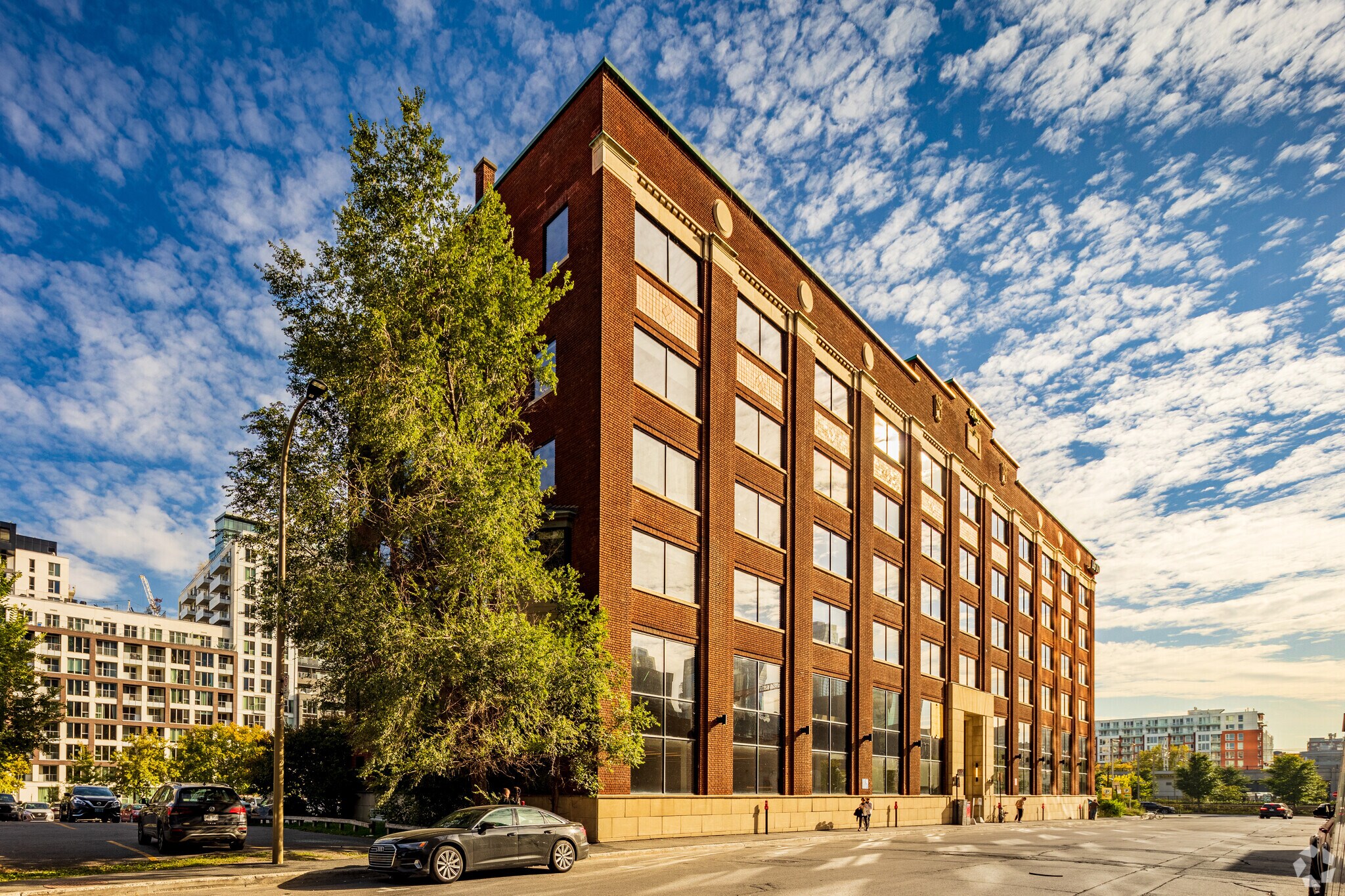 740 Rue Saint-Maurice, Montréal, QC à louer Photo principale– Image 1 sur 7