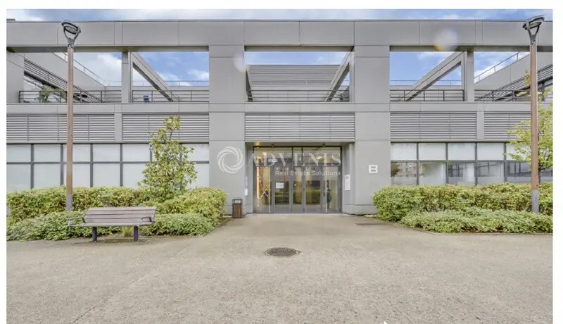 Local d’activités dans Bagneux à louer - Photo de l’immeuble – Image 2 sur 9