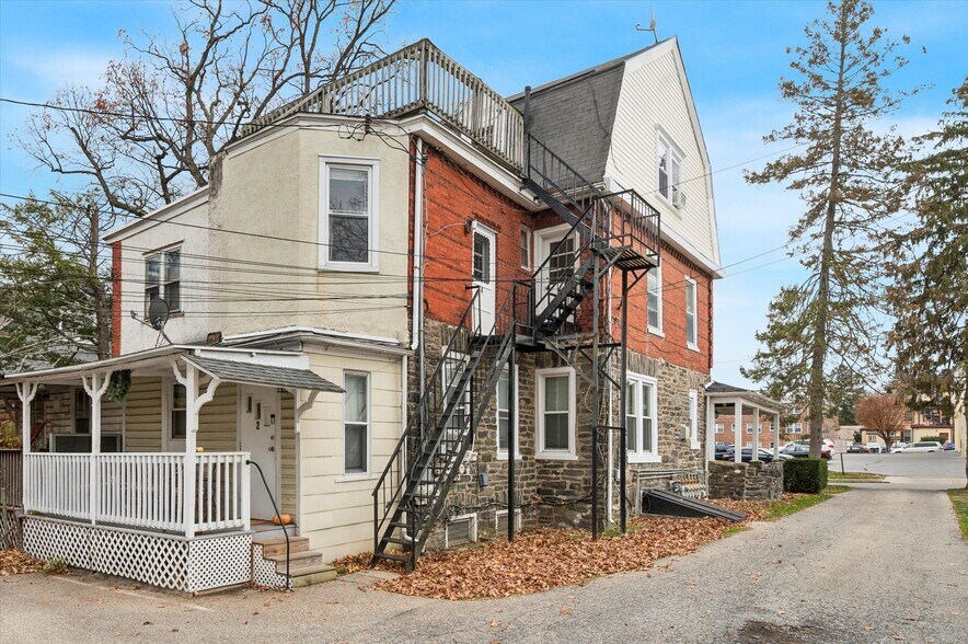 107 Walnut Ave, Ardmore, PA à vendre - Photo de l’immeuble – Image 3 sur 55
