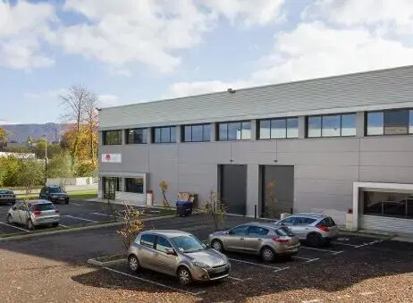 Local d'activités dans Cesson à vendre - Photo principale – Image 1 sur 1