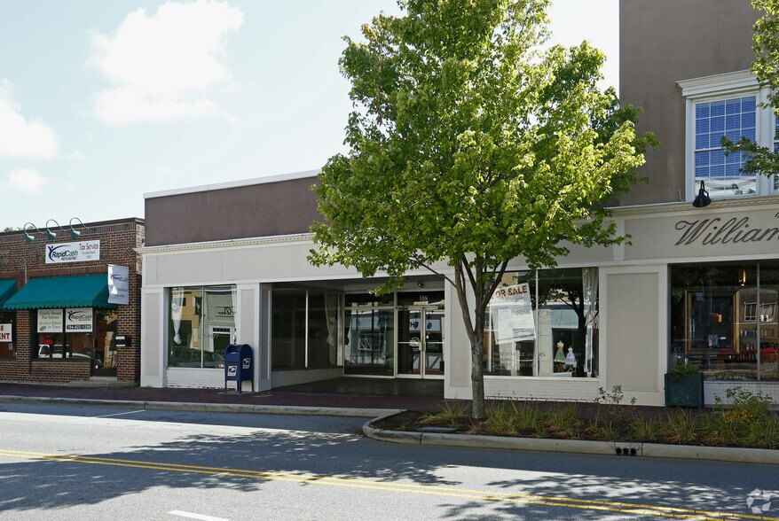 108 N Main St, Mount Holly, NC à vendre - Photo principale – Image 1 sur 32